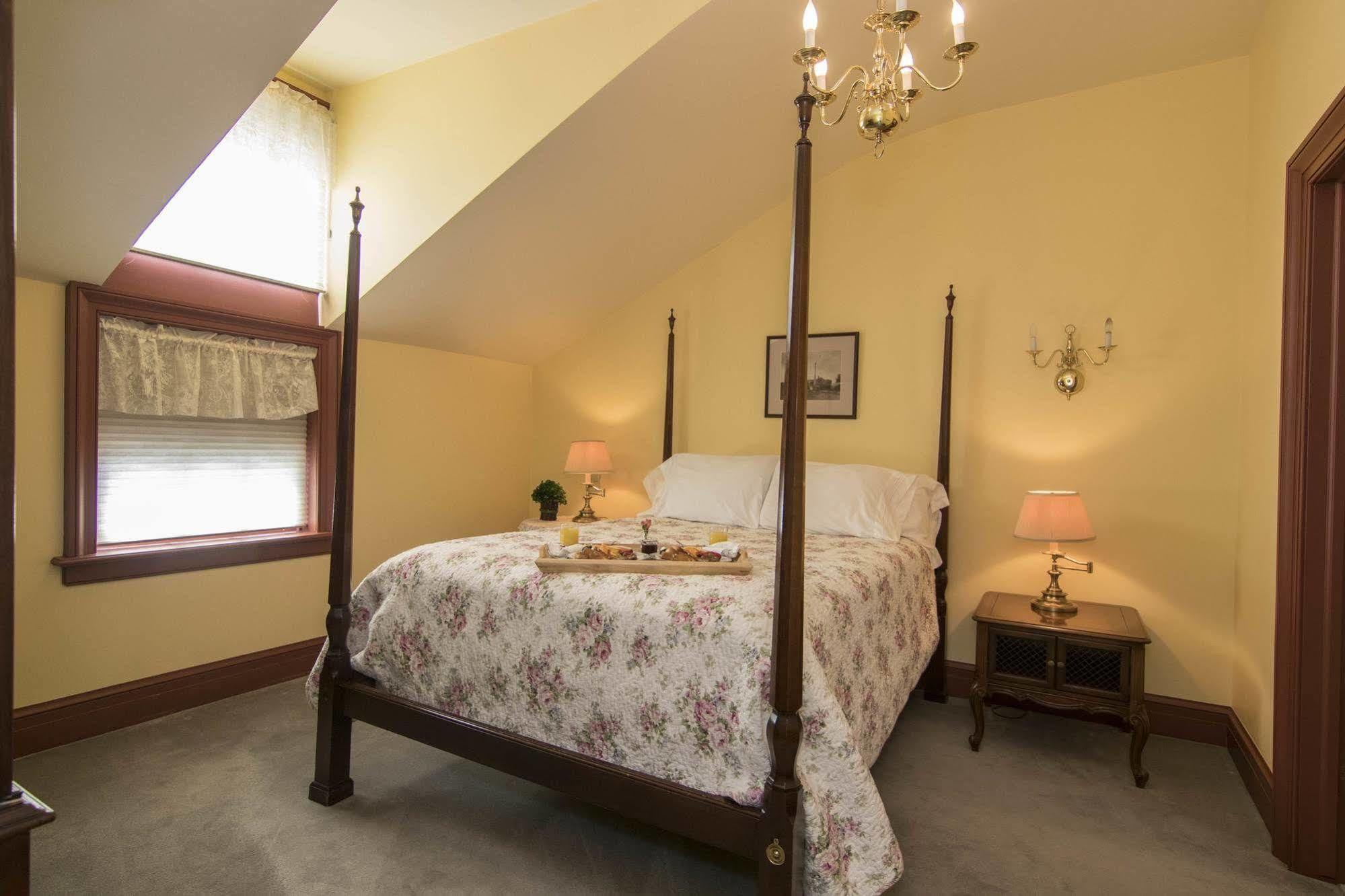 The Rochester Inn Sheboygan Falls Eksteriør bilde